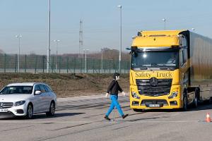 Daimler Trucks – Presentation at the EVZ in Wörth, February 2019 Daimler Trucks – Presentation at the EVZ in Wörth, February 2019