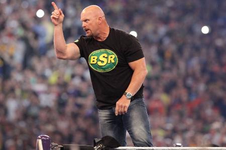 Platz 7: 'Stone Cold' Steve Austin - Avancierte als Rebell, der sich gegen das Establishment auflehnt und kein Blatt vor den Mund nimmt, zum Liebling der Fans. Musste seine aktive Karriere verletzungsbedingt allerdings früh beenden. Betreibt heute einen erfolgreichen Wrestling-Podcast, schaut gelegentlich noch in der WWE vorbei.