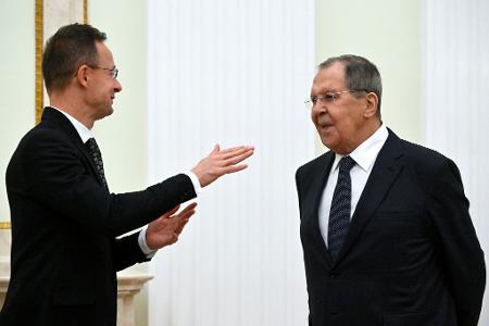 Ungarns Außenminister Peter Szijjarto soll seinen russischen Kollegen Sergej Lawrow über EU-interne Debatten weitergegeben haben.