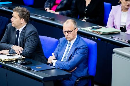 Diese beiden bleiben zunächst zusammen an der Spitze der Regierung.