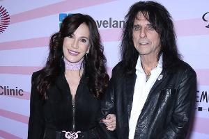 Zur Goldenen Hochzeit: Alice Cooper erneuert Eheversprechen