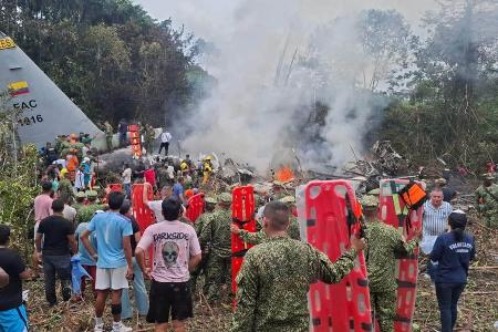 Das Militärflugzeug mit zahlreichen Soldaten an Bord stürzte kurz nach dem Start ab.