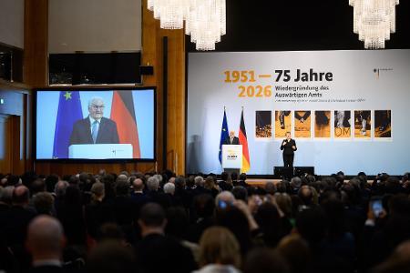 Bundespräsident Frank-Walter Steinmeier appelliert an die Mitarbeiter des Auswärtigen Amts: Verlieren Sie den Kompass nicht.