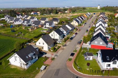 Eigenheime sind gefragt: Die Preise zogen 2025 deutlich an. (Archivbild)