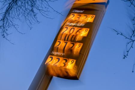 Die Spritpreise bleiben in Bewegung. (Symbolbild)