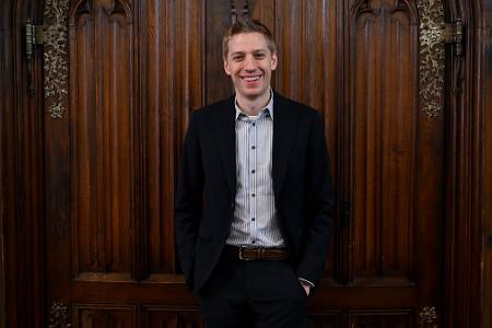 Der neu gewählte Münchner Oberbürgermeister führt die Amtsgeschäfte, weil sein Vorgänger Dieter Reiter krankgeschrieben ist.