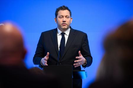 Der SPD-Chef präsentiert seinen Reformplan. 