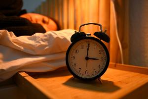 Es ist wieder so weit: Die Sommerzeit beginnt in der Nacht zu Sonntag. (Symbolbild) 