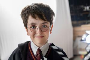 Dominic McLaughlin als Harry Potter