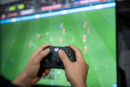 Ran an die Konsole: Gamer greifen immer mehr auf Abo-Dienste zurück. (Symbolbild)