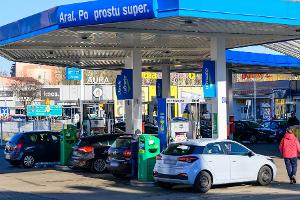 Tanken in Polen ist nach wie vor billiger als in Deutschland - doch der Preisanstieg seit Kriegsbeginn ist inzwischen weitgehend identisch. (Archivbild)