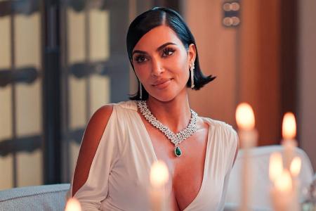 Kim Kardashian versteigert Kleidung aus 