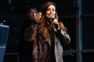 Nach Morddrohungen: Collien Fernandes spricht doch auf Demo in Hamburg