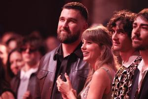 iHeartRadio Music Awards: Taylor Swift schwärmt von Travis Kelce