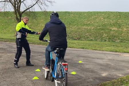 Pedelectraining der Polizei Recklinghausen und der Volkshochschulen