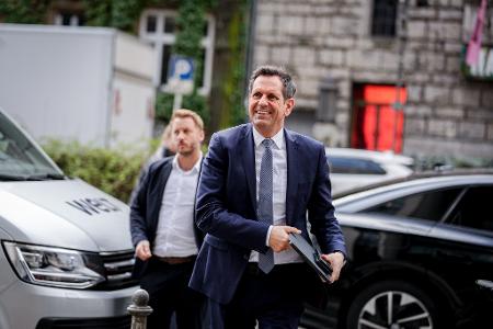 Niedersachsens Ministerpräsident Olaf Lies (SPD) hält aktuell nichts von Personaldebatten.