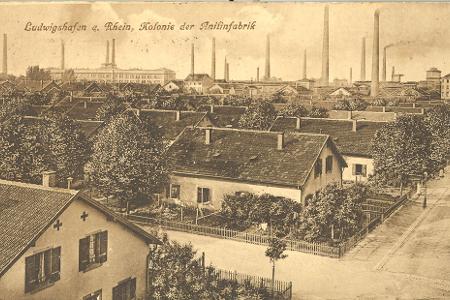 Historische Aufnahme von BASF-Werkswohnungen in Ludwigshafen: Der Konzern will nun 4.400 Wohnungen verkaufen.