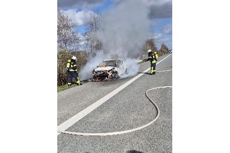 Die Feuerwehr bei den Löscharbeiten