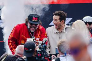 "Super Mario Galaxy Film"-Stars besuchen Formel-1-Event in Japan