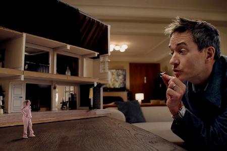 The Miniature Wife, Staffel 1, 30. April, WOW