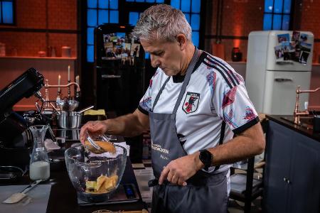 Pierre Littbarski bei 