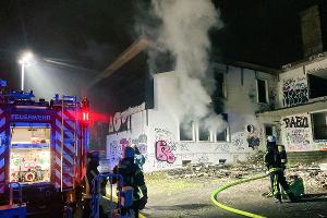 Brand in einem leerstehenden Gebäude