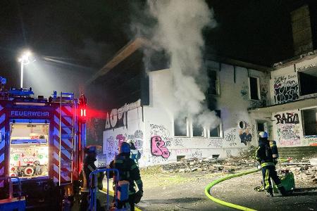 Brand in einem leerstehenden Gebäude
