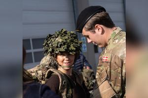 Prinzessin Isabella von Dänemark tritt ihren Militärdienst an