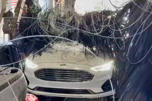 03/2026 Waschanlage Draht Unfall