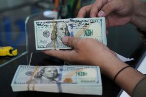 Jugendliche haben in der russischen Hauptstadt Moskau eine Damenhandtasche mit 88.000 Dollar Bargeld gefunden. (Symbolbild)