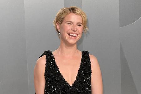 April, April: Wird Jessie Buckley zu James Bond?