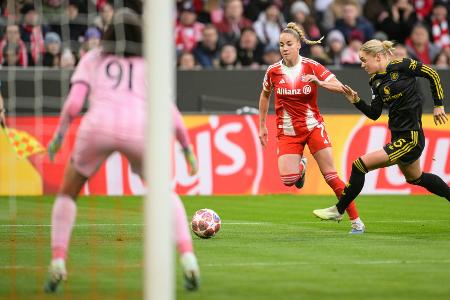 Später Doppelschlag: Bayern im Halbfinale
