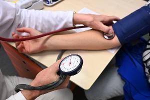 Fast die Hälfte der Gesundheitsausgaben entfiel 2024 auf ambulante Einrichtungen wie Arztpraxen. (Symbolbild)