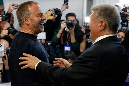 Flick: Vertragsgespräche mit Barcelona erst nach Saisonende