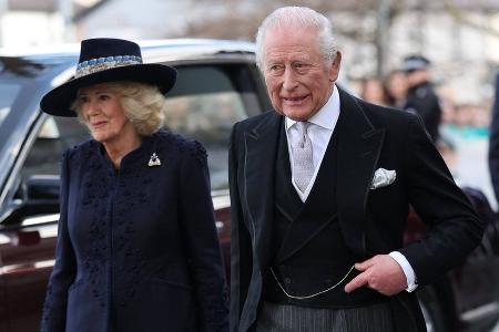 Königliche Ostertradition: Charles und Camilla beim Maundy Service