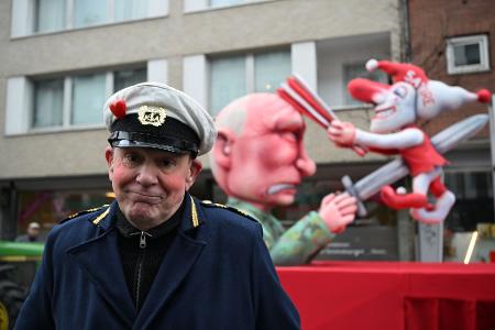 Karnevalswagenbauer Jacques Tilly ist von einem russischen Gericht zu achteinhalb Jahren Haft verurteilt worden (Archivbild).