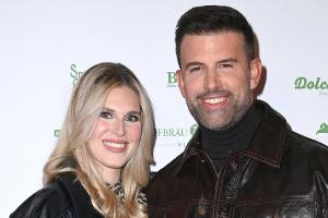 Jay Khan und seine Freundin Jessie sind verlobt