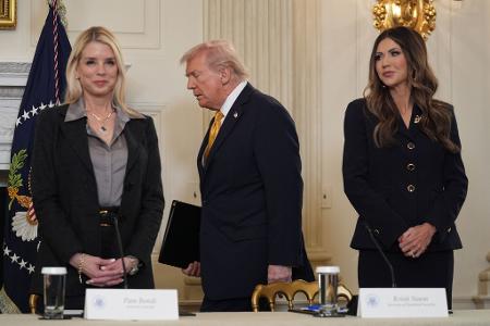 Bondi und Noem sind nicht mehr Teil von Trumps Regierung. (Archivbild)