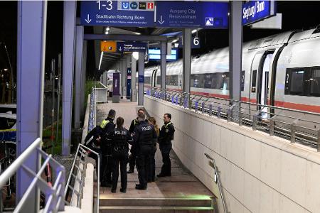 Der 20-Jährige kam in Polizeigewahrsam.