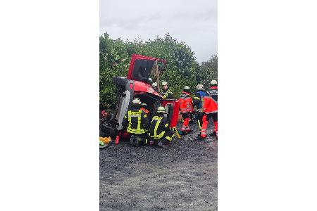 Das Fahrzeug wurde stabilisiert und die Befreiung eingeleitet