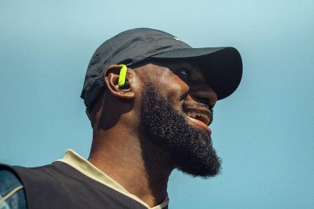 Frühling, Fitness, Feierabendrunde: Sinnvolle Gadgets beim Laufen