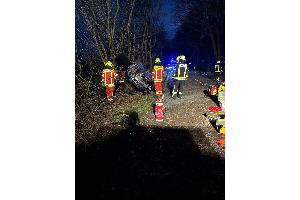 Verunfallter PKW auf Dach