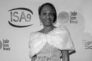 "Naturgewalt im Himmel": Dee Freeman stirbt mit 66 Jahren