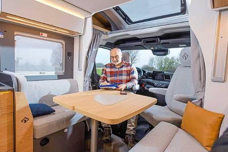 Sitzgruppe, Ahorn Camp TE 740, Wohnmobil, Teilintegriert, Preiswert, Einzelbett