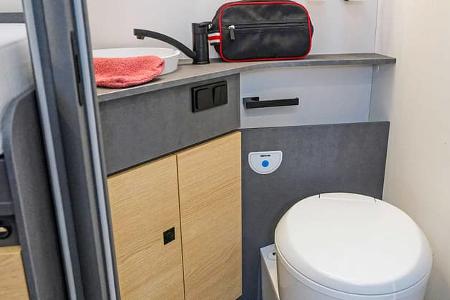 Toilette, Ahorn Camp TE 740, Wohnmobil, Teilintegriert, Preiswert, Einzelbett