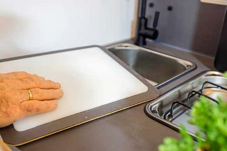 Schneidebrett, Ahorn Camp TE 740, Wohnmobil, Teilintegriert, Preiswert, Einzelbett