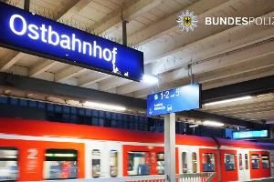 Das anhängende Symbolbild kann zu redaktionellen Zwecken mit dem Zusatz "Bundespolizei" im Zusammenhang mit dieser Pressemitteilung verwendet werden.