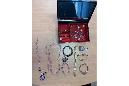 Aufgefundener Schmuck 5