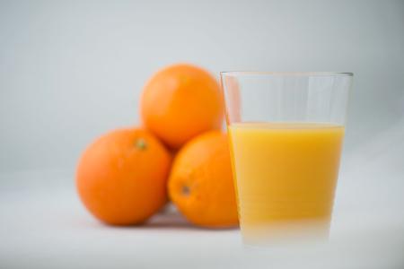 Kann lecker und teuer sein: ein Glas Organgensaft.