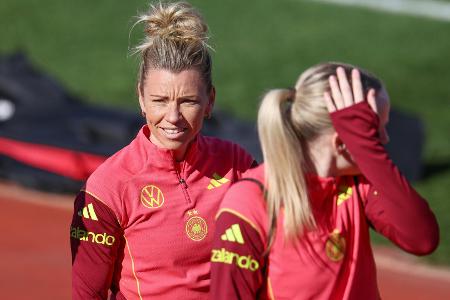 DFB-Frauen: Dallmann kurzfristig abgereist